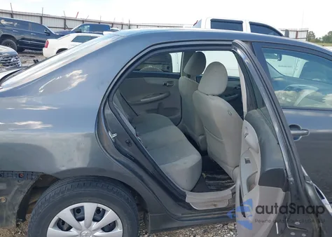 2011 Toyota Corolla Le z USA, uszkodzony, nr VIN 2T1BU4EE4BC737686